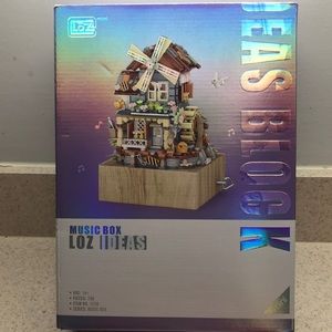 NWT (sticker) LOZ Mini Music Box building set.Age 14+.compatible with Legos